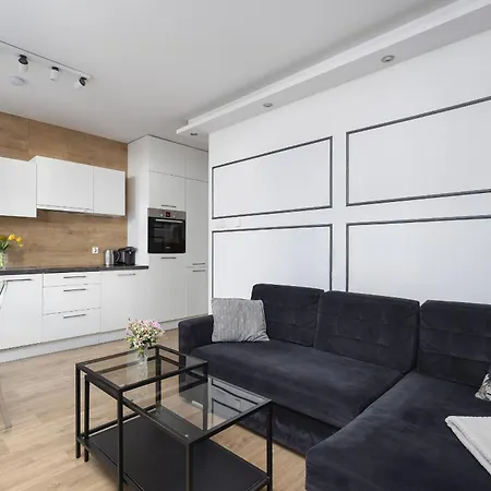 Daire Black & White Balcony By Renters Szczecin