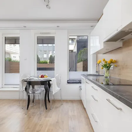 Black & White Balcony By Renters Daire