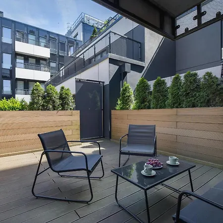 Daire Black & White Balcony By Renters Szczecin